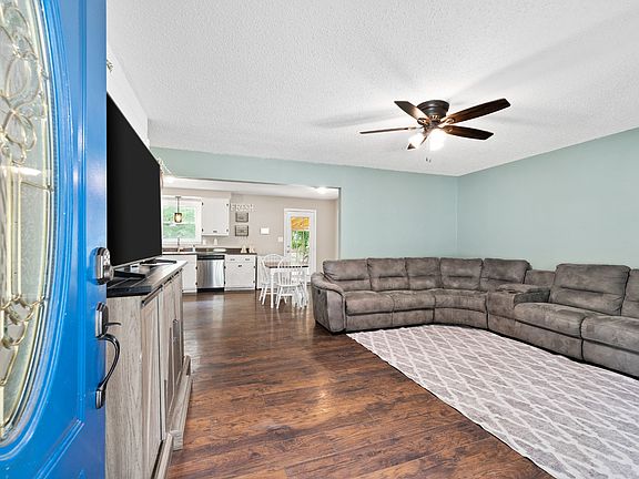 4th image of 606 Ranch Hill Dr