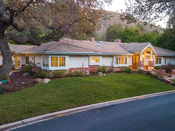 2nd image of 3981 W Skelton Canyon Cir