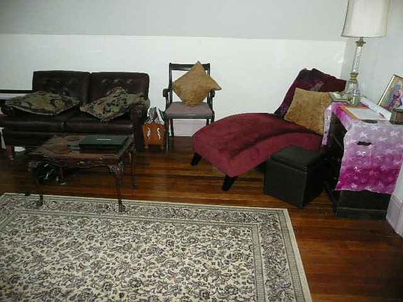 4th image of 414 N Benton Ave
