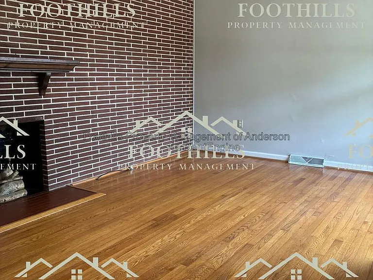809 Wilson St — Photo 4