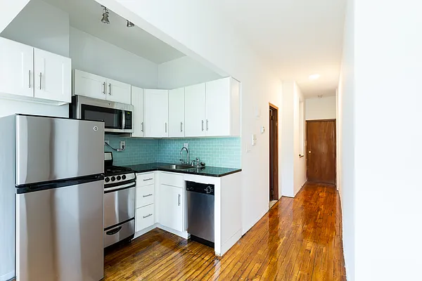 Rented by City Connections Realty | media 16