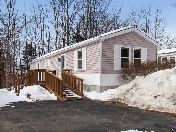 21 Moore Dr, Middle Sackville, NS B4E 2Y5
