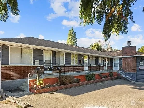 1634 SW 114th Street, Seattle, WA 98146