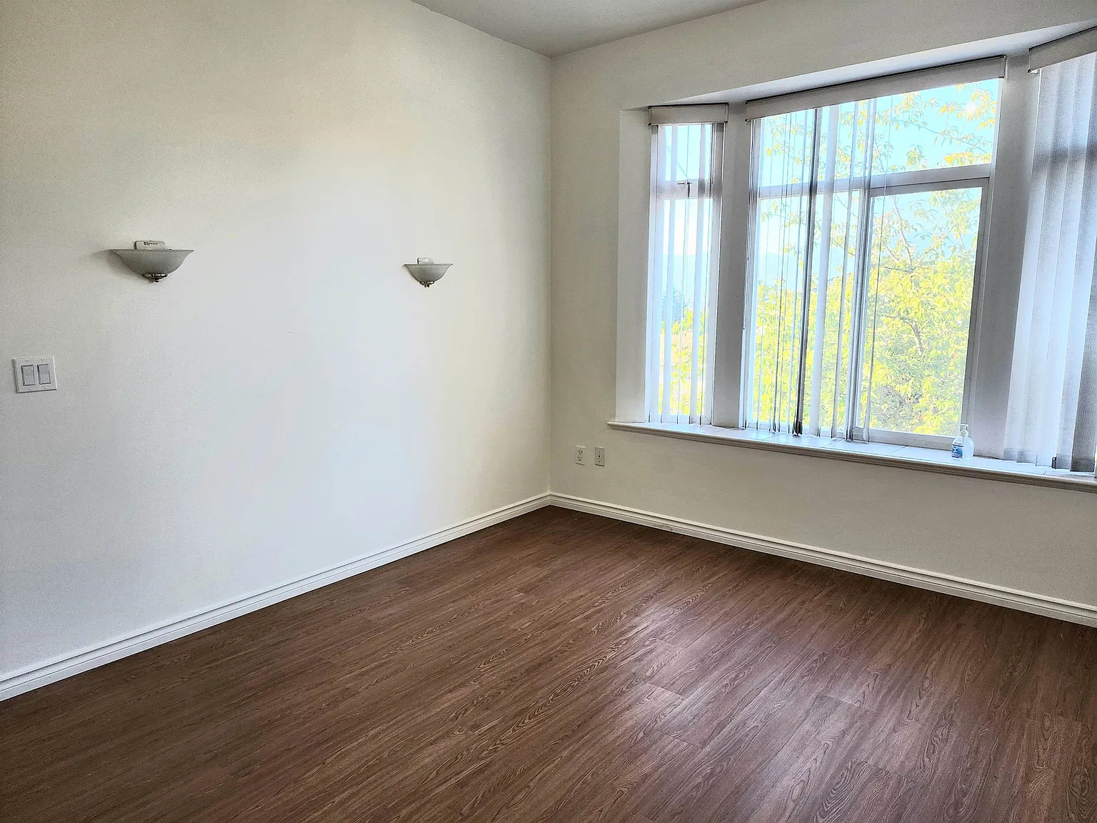 3 bed, 1200 sqft, $3,500 — Photo 4