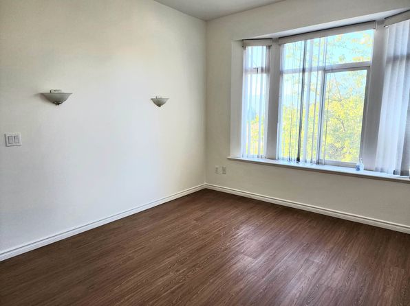 3 bedroom rental in Vancouver — photo 4