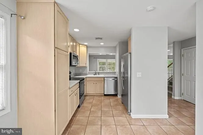 262 Crescent Dr — Photo 10