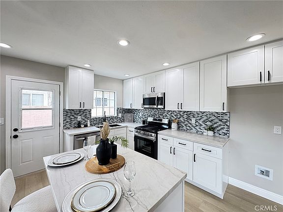 5th image of 575 E Fernleaf Ave