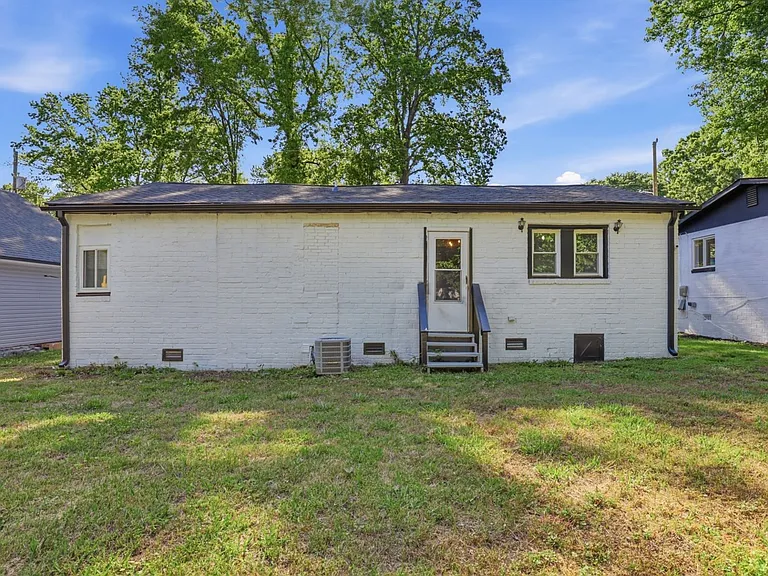1200 Grady St — Photo 21