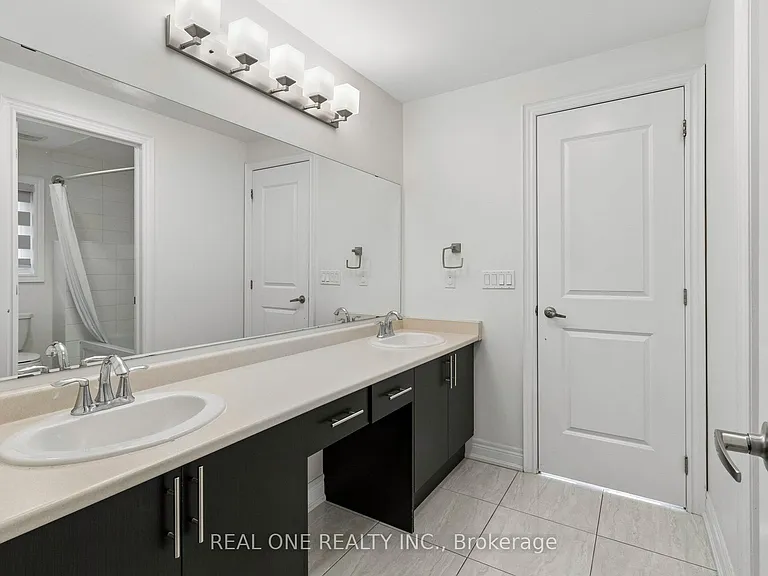 19 Rivoli Dr — Photo 29