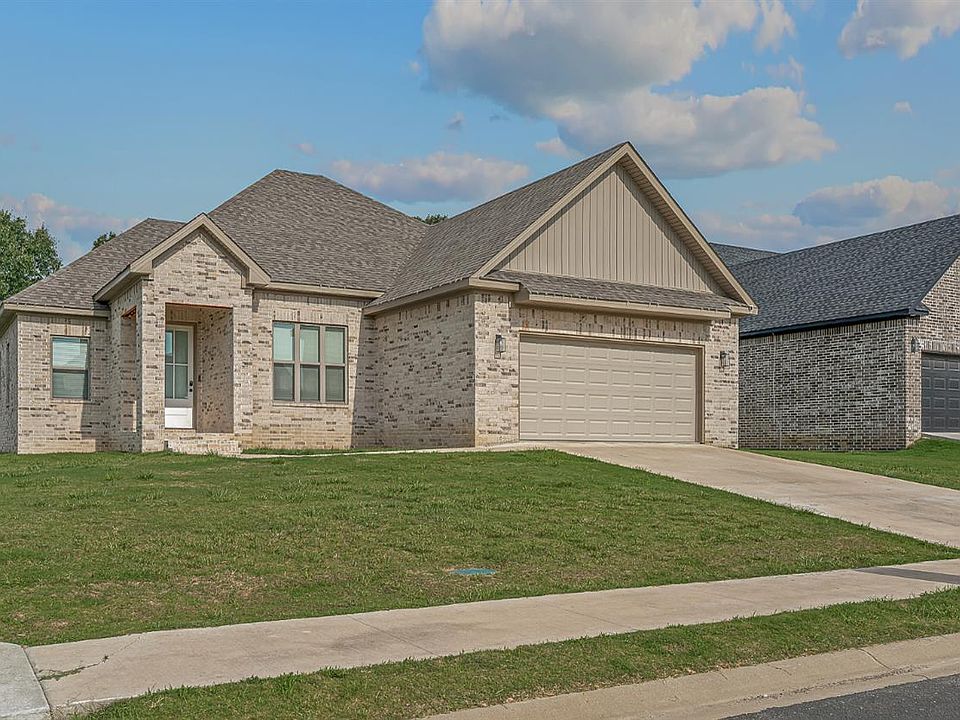1st image of 109 Clearwater Dr