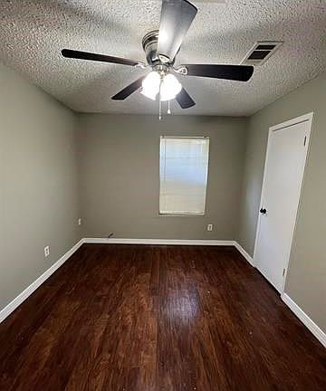 5th image of 2305 Gladys St