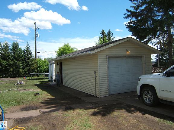 2nd image of 5023 50th St