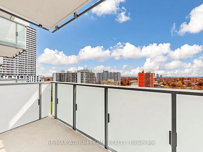 7 Golden Lion Hts #1001 — Photo 25