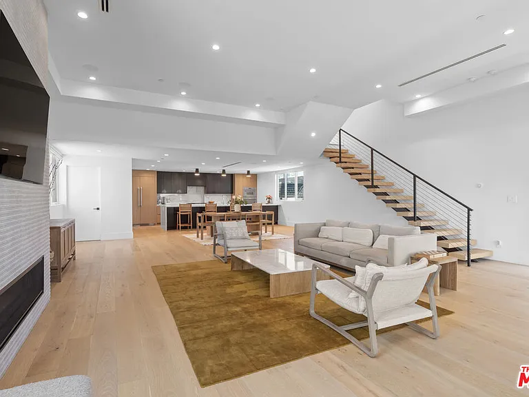 656 California Ave — Photo 7