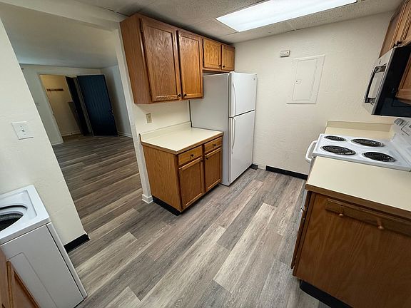 5th image of 1752 W 11th Ave #B