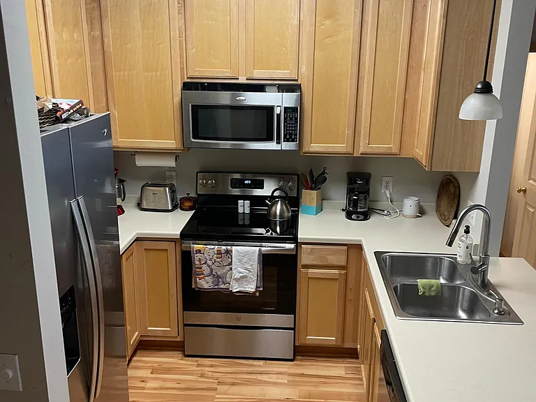 3822 Abercrombie Ln — Photo 3