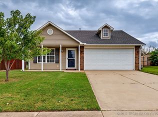 624 NE Fenway Ave, Bartlesville, OK 74006