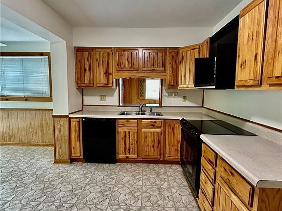 4th image of 216 Forest Cir