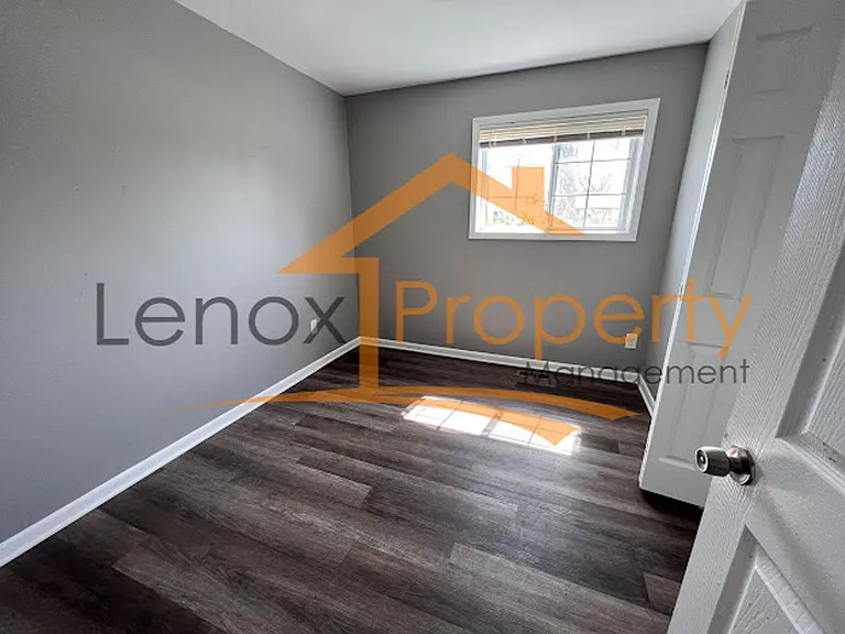 30884 Steinhauer St — Photo 5
