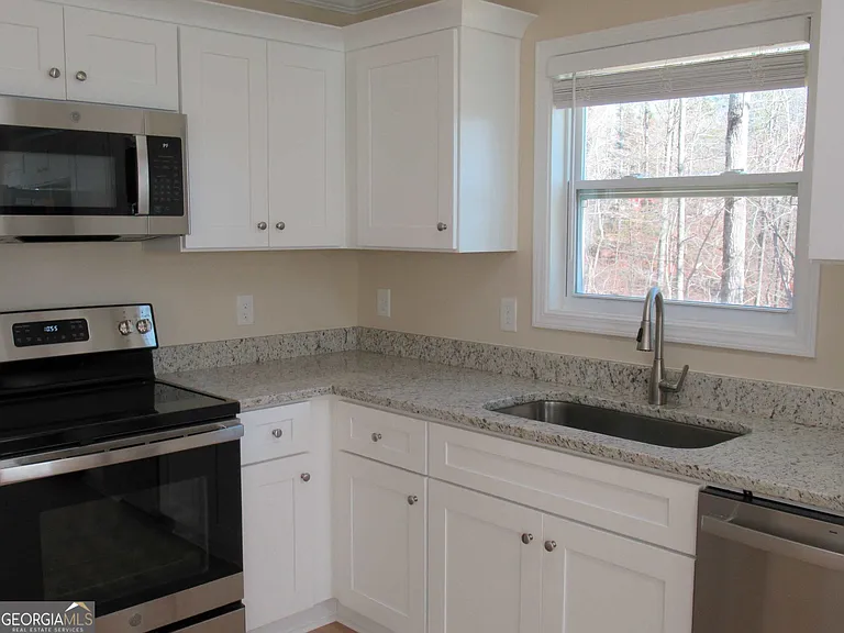 745 Old Kerns Rd — Photo 11