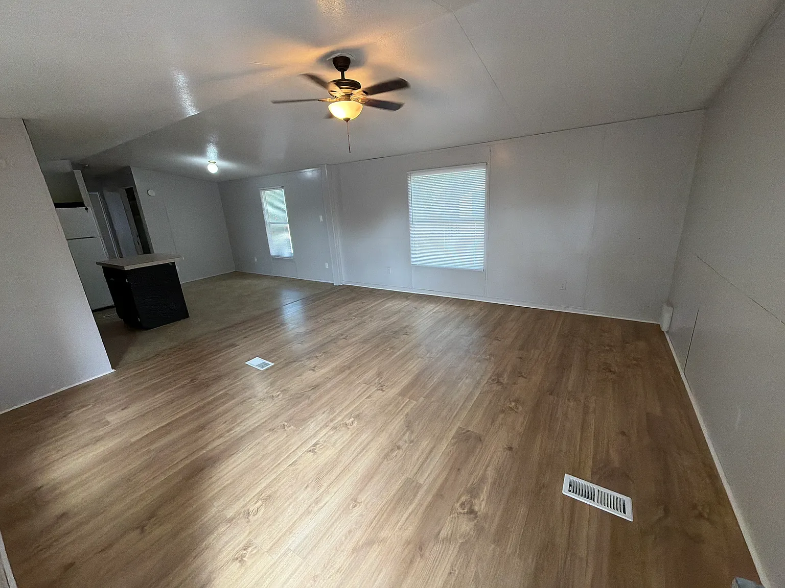 3 bed, $1,600 — Photo 3