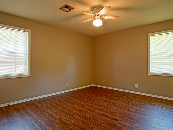 4th image of 301 Otis St