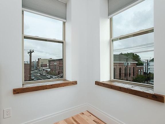 2nd image of 196 Pine St #3L