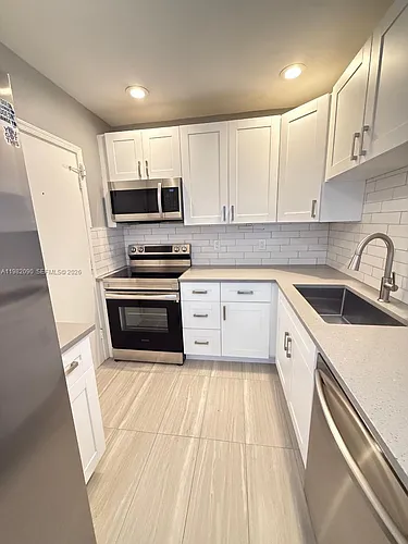 2261 NE 67th St #1823 Photo 1
