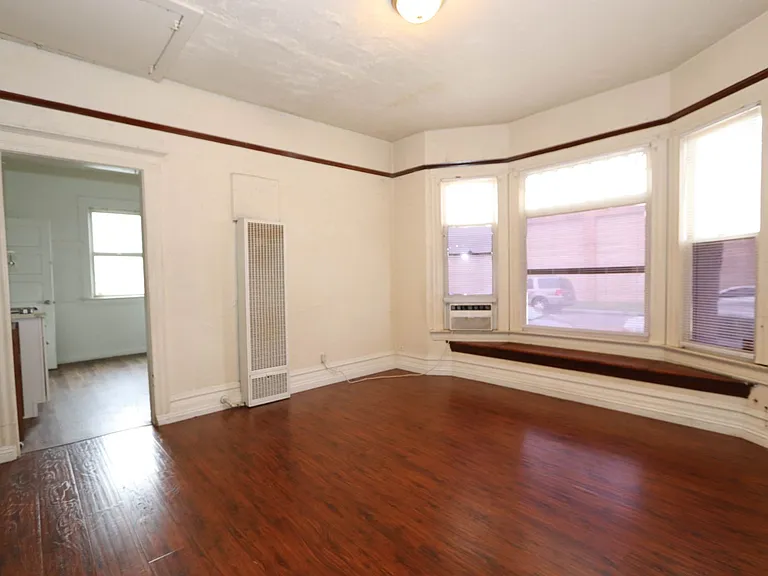 3907 Chestnut St — Photo 8