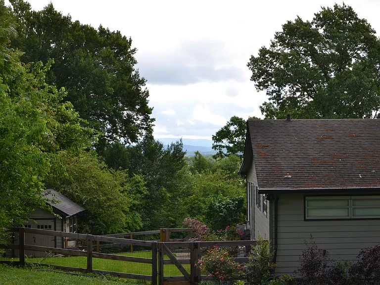 4701 Westover Ter — Photo 25
