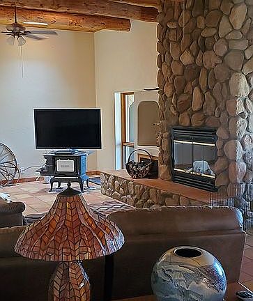 3rd image of 32 Boyd Ln