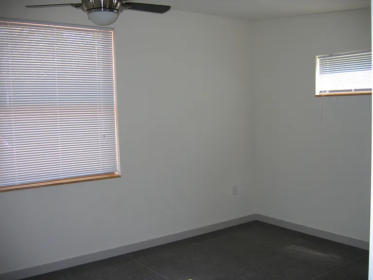305 Jefferson St NE — Photo 10