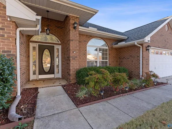 509 Summer Cove Cir NW, Madison, AL 35757