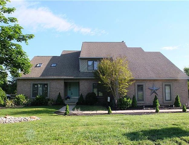 1st image of 17 Silverwood Blvd