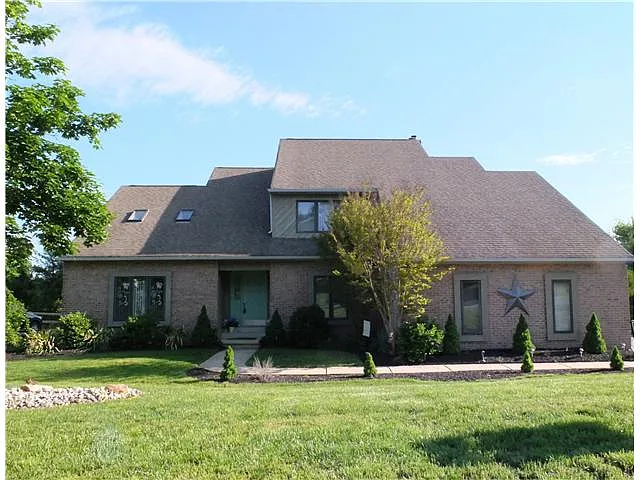 17 Silverwood Blvd photo 1