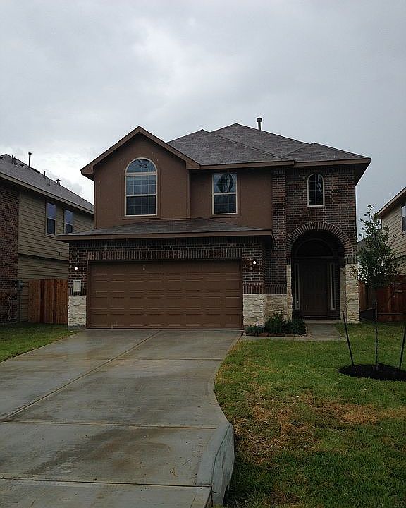 1st image of 33221 Wedgewood Dr