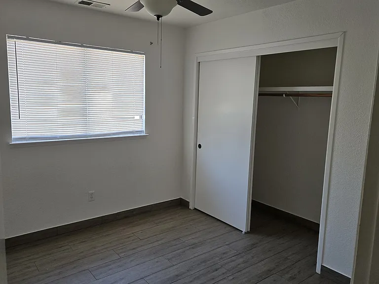 630 N Oxford St — Photo 11