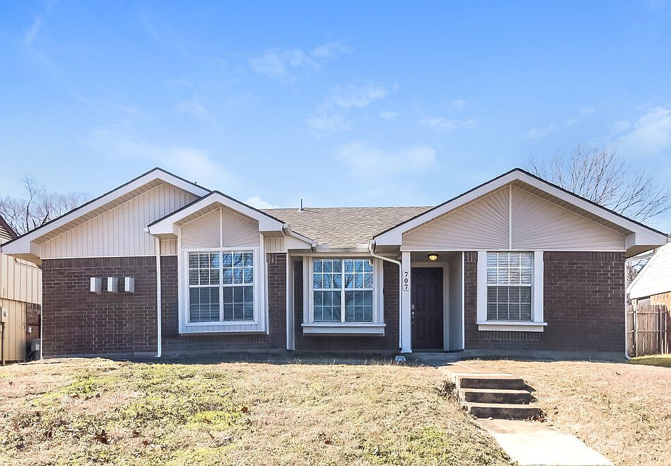 1st image of 707 Bryan Pl