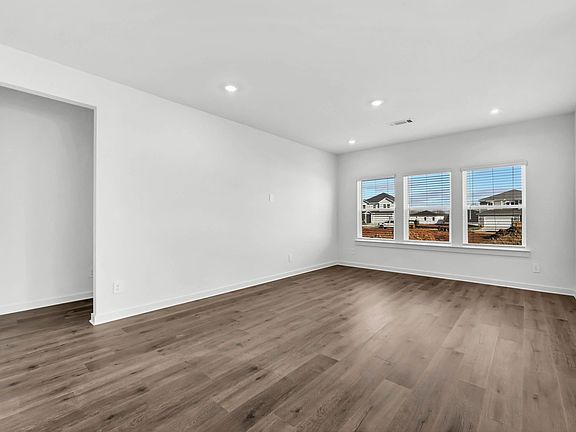 5th image of 2356 Woodmeadow Dr