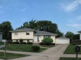 1004 Richmond Ct, Dyer, IN 46311