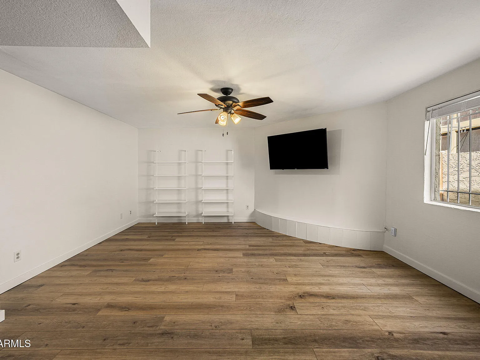 3 bed, 2.5 bath, 1836 sqft, $2,800 — Photo 3