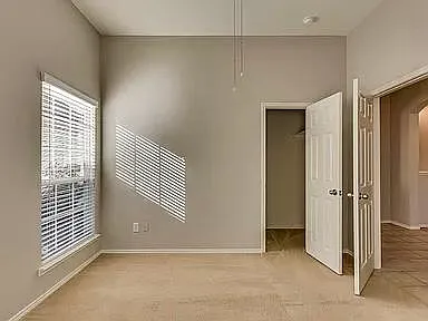 1321 Live Oak Ln — Photo 7