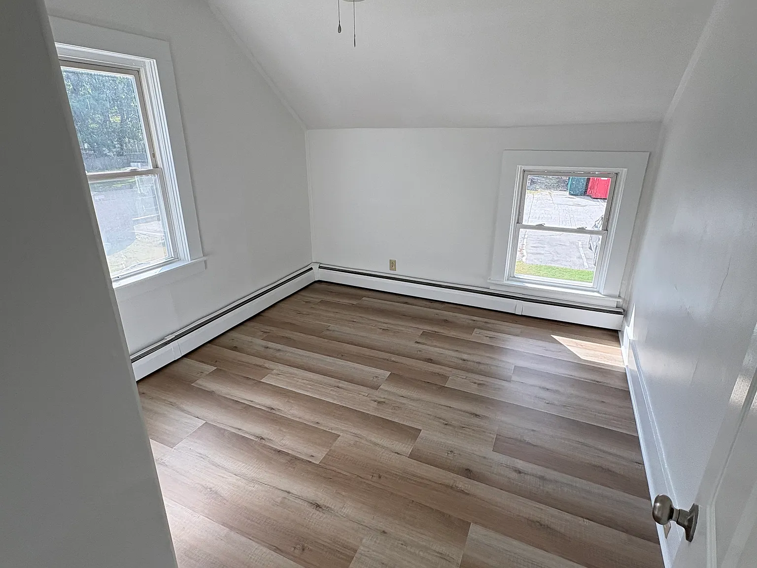 4 bed, $2,100 — Photo 4