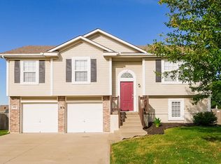600 Fall Creek Dr, Belton, MO 64012