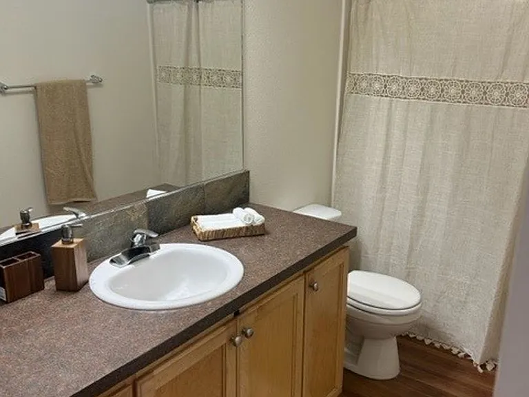 Louis York Apartments — Photo 29