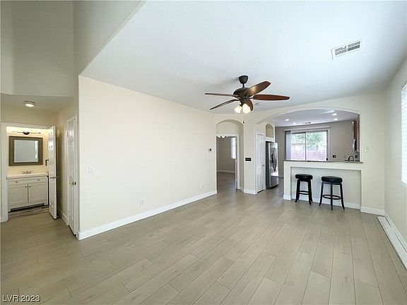 3rd image of 10928 Calistoga Springs Ct