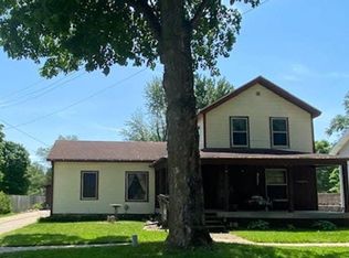 226 E Adelaide St, Maple Rapids, MI 48853