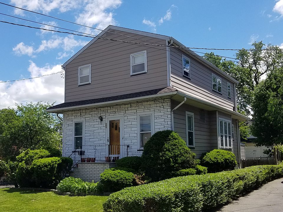 2nd image of 524 Bergen Ave