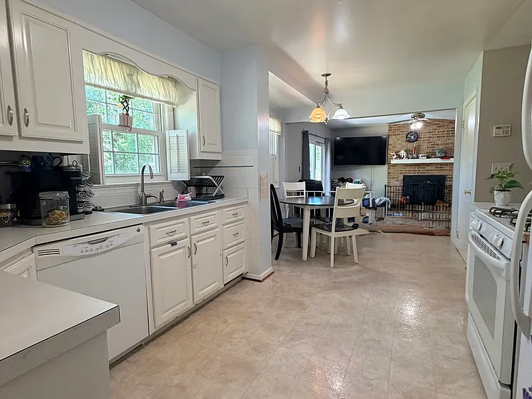 2732 Alfred Cir — Photo 7