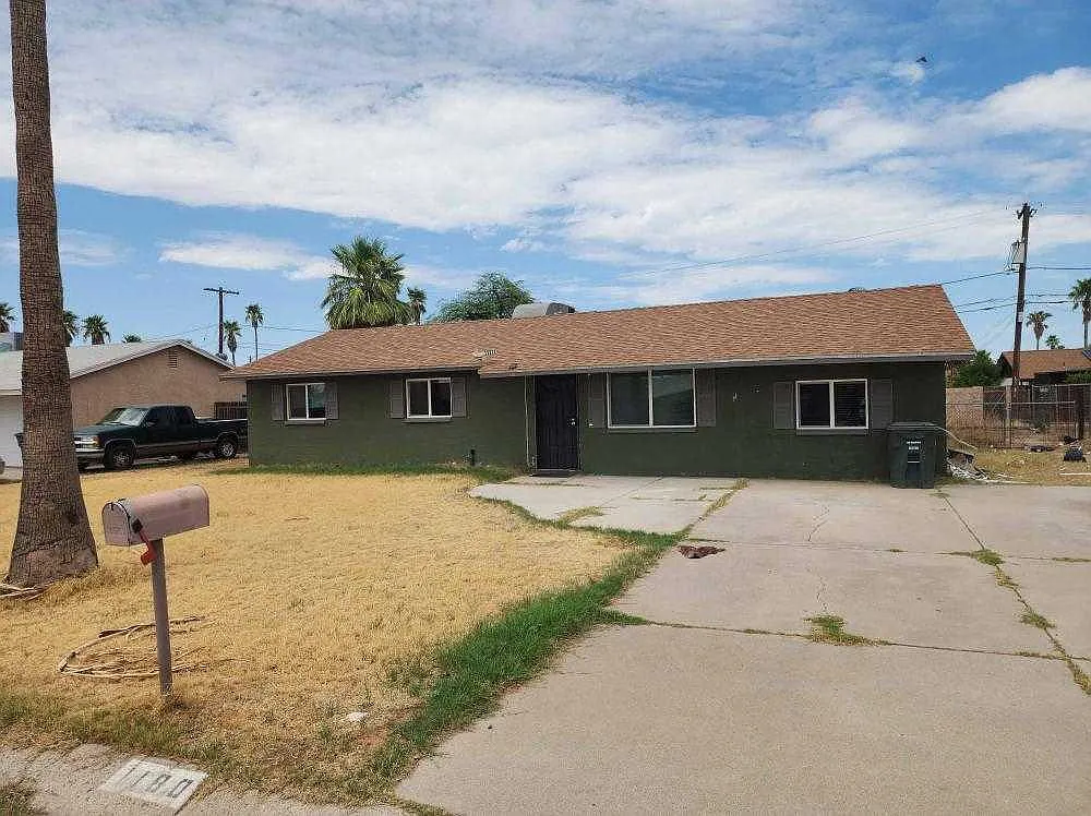 4 bed, 1276 sqft, $1,950 — Photo 1